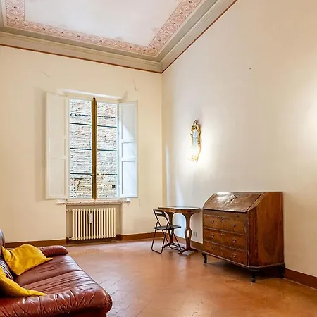 Apartment Palazzo Ugurgieri *